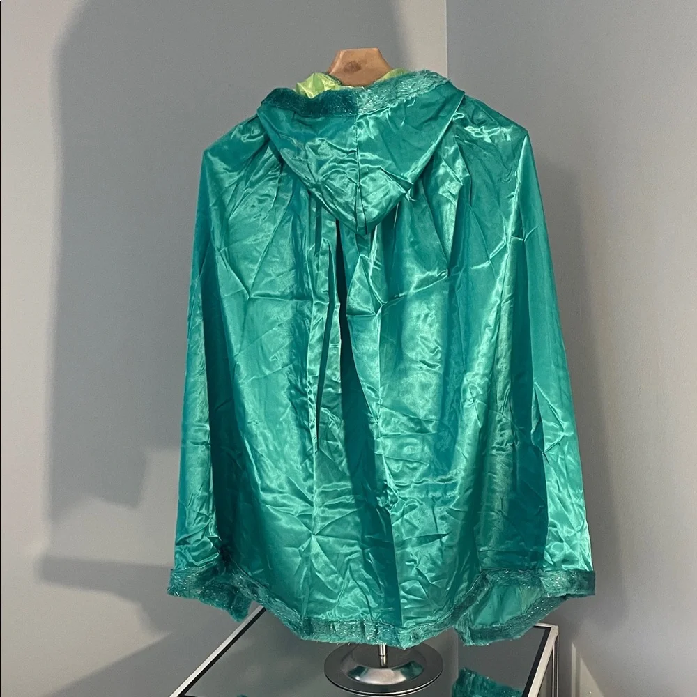 Kids Green Hooded Cape with fur trim new - Picture 5 of 9
